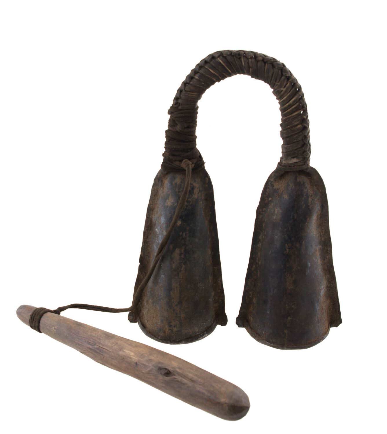 Double Gong de cérémonie Cloche Bamileke Gankeke Cameroun Art africain